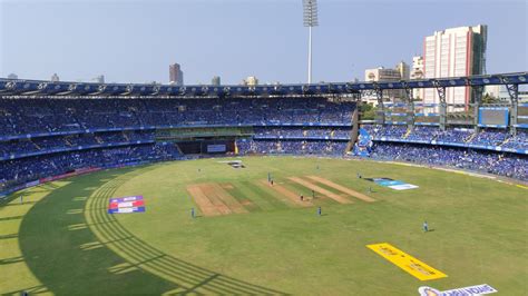 wankhede stadium pitch report cricbuzz|Mumbai Indians vs Royal Challengers Bengaluru, 25th Match.